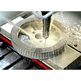 金屬切削加工服務中的關鍵角色 切削液、機床切削液與東迪潤滑油